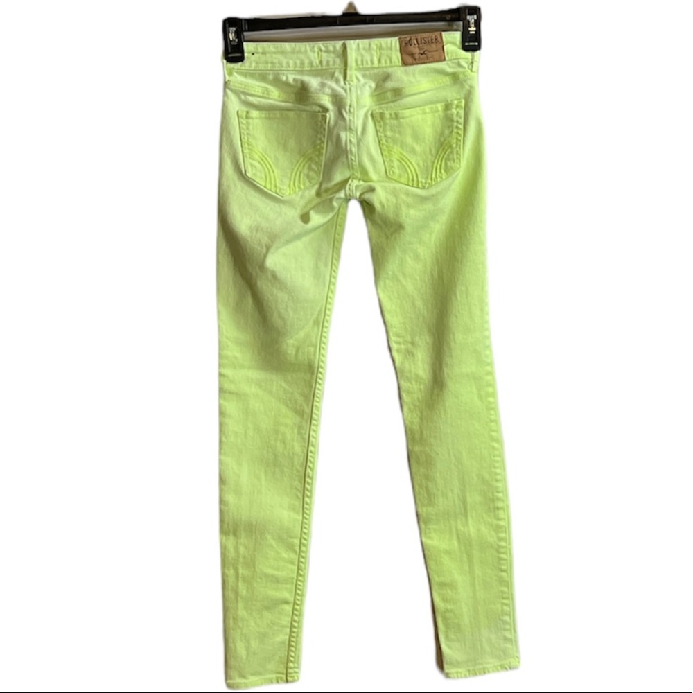 Women’s Hollister Neon Yellow Skinny Jeans - Picture 2 of 5